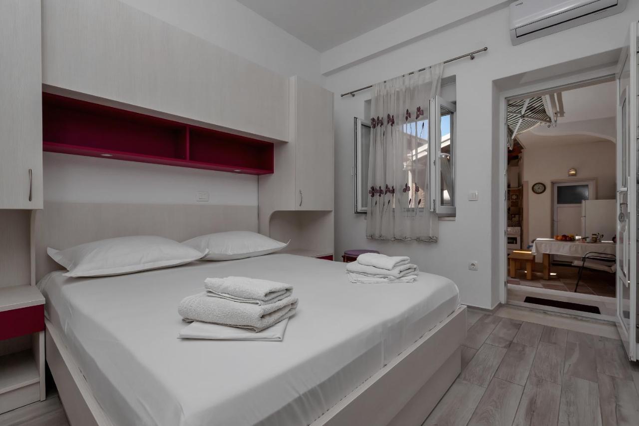 Apartments Carmen Макарска Экстерьер фото