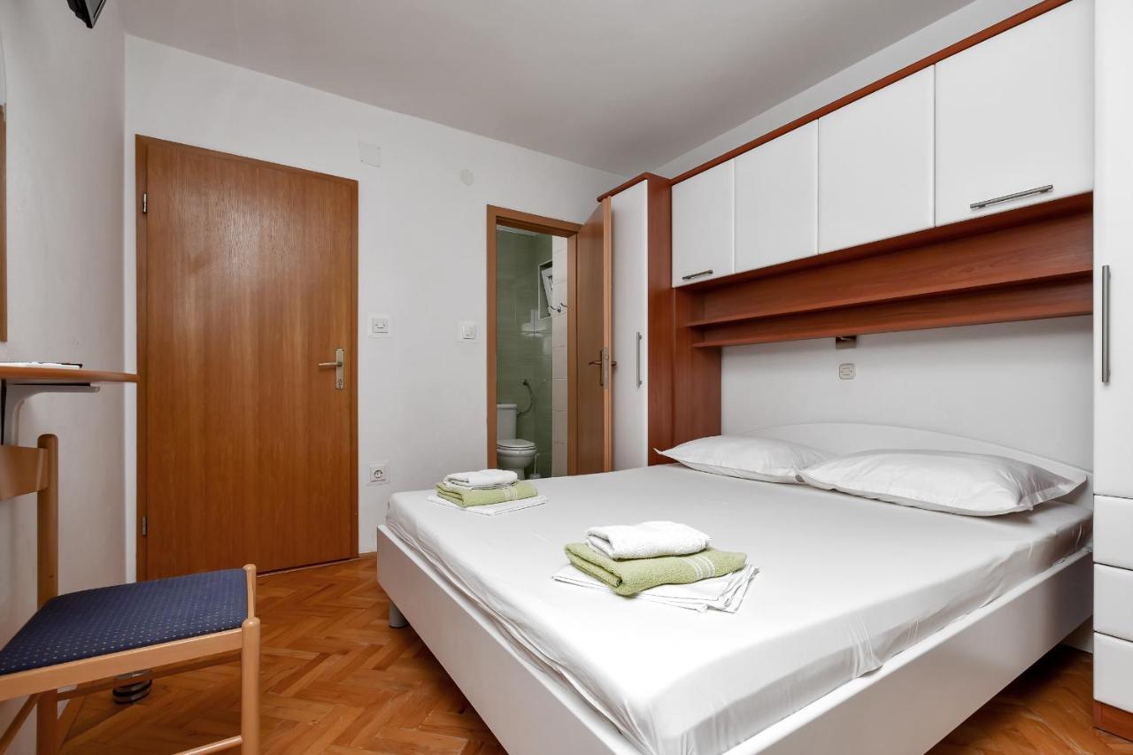 Apartments Carmen Макарска Экстерьер фото